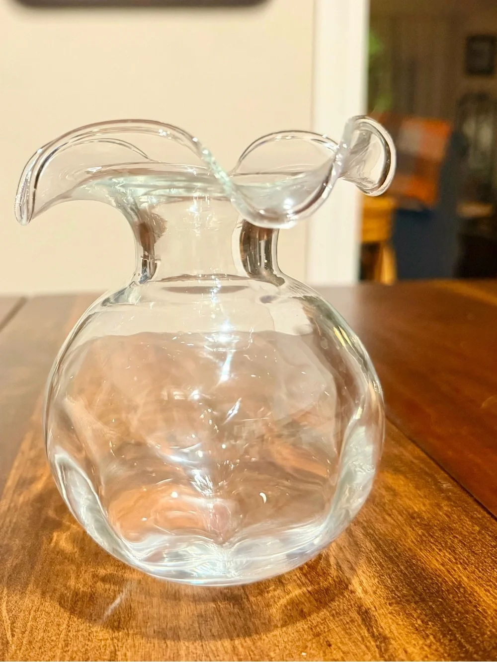 Gorgeous mouthblown Italian VIETRI Hibiscus Glass Clear Bud Vase 5.5”